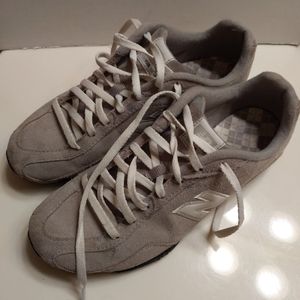 New Balance 442 Trendy Gray Suede Sneakers, Like New, Size 8